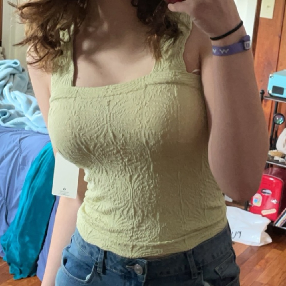 Light green top, small/medium